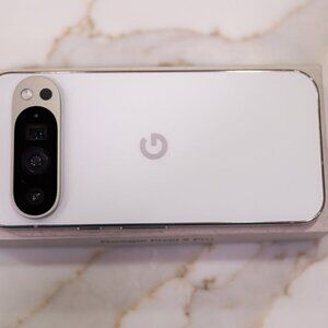 Pixel 9 Pro 128gb - good condition with Otterbox case